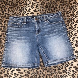 2 for $25 LC LAUREN CONRAD Jean Shorts Women’s Size 10 LC Shorts 7” Length
